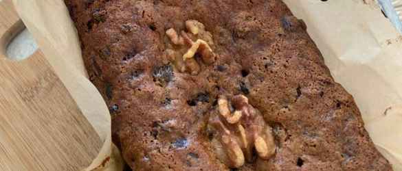 Vicky's date and walnut cake